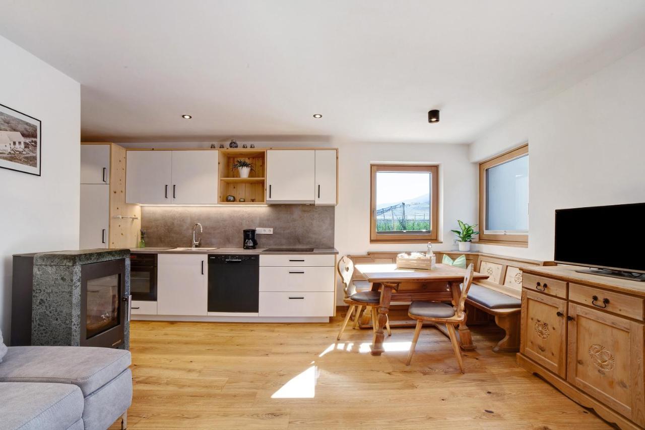 Waalhof Ferienwohnung Golden Ciardes Kültér fotó